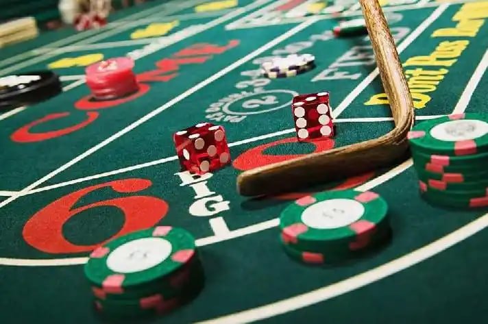 Filipino player accessing spin ph 6 live casino on a smartphone